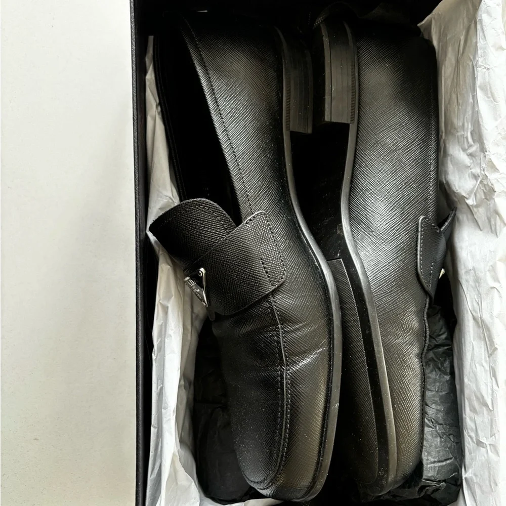 ‼️SOLD‼️
MENS PRADA saffiano leather loafers - Picture 3 of 11
